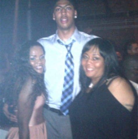 With richard osman, toheeb jimoh, julia brown, bobby schofield. Anthony Davis Wife - Anthony Davis Family Photos With Girlfriend Marlen