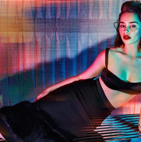 Emilia Clarke Named Sexiest Woman Alive Check Out Her Sexiest Photo
