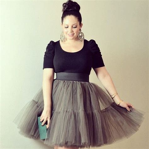 5 ways to wear a formal skirt as a plus size girl