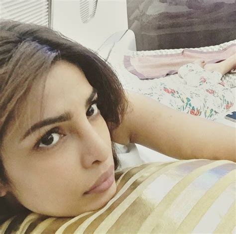 19 Bollywood Actresses Who Totally Rock Their No Makeup Selfies