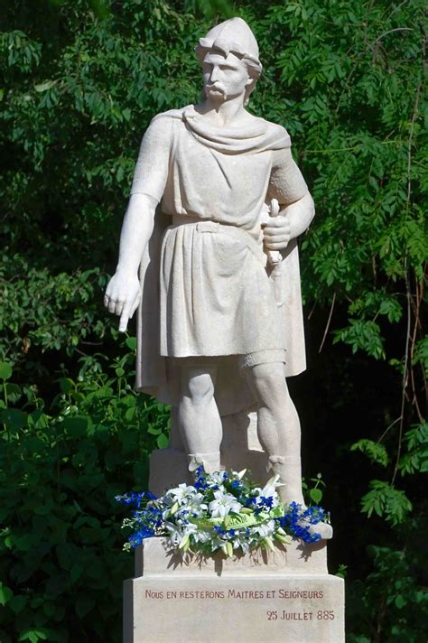 statue de rollon condecourt