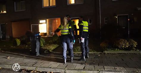 vrouw uit asten doodgestoken  eigen woning  jarige zoon aangehouden hart van nederland