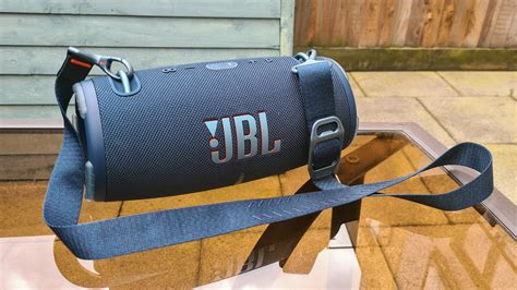 jbl xtreme  review rugged  durable  big sound