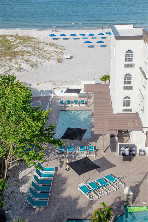 hotel amenities  barefoot beach club