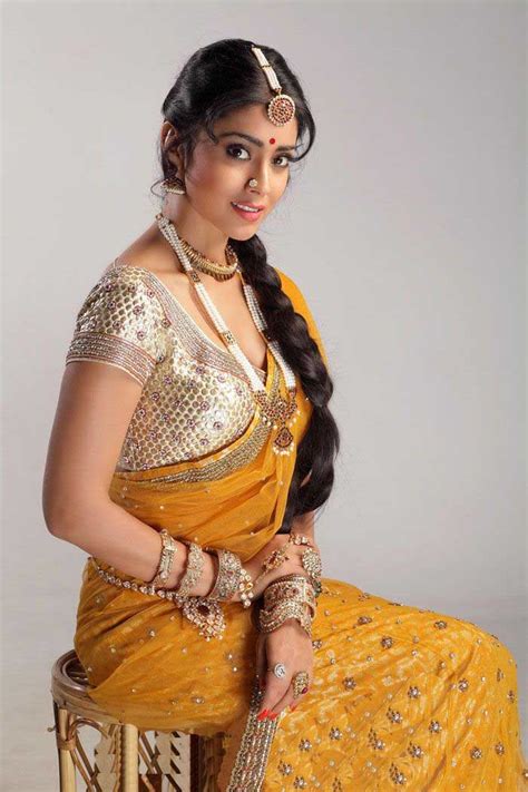 south india famous actress shriya awesome saree pics no water mark beautiful indian actress