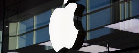 apple urges court  toss airpods max condensation defect suit rairpodsmax