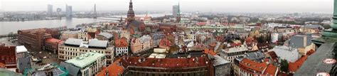 riga letland november  prachtige panorama van het centrale deel van de stad redactionele