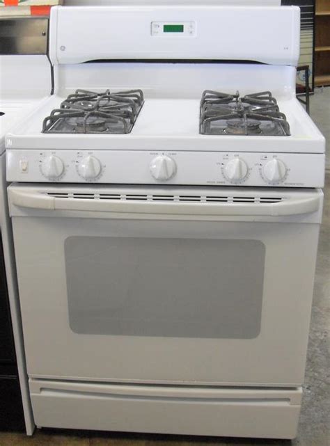 GE XL44 Self Cleaning Gas Range - Good Condition East