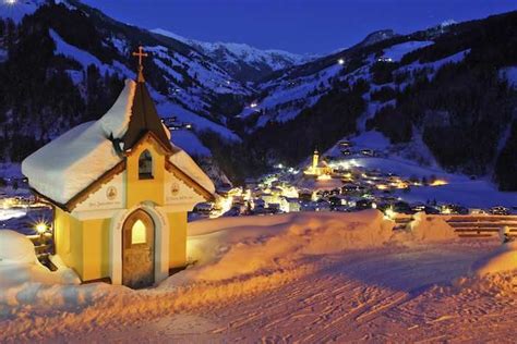 wayside shrine  grossarl skiing austria bergen winter snow