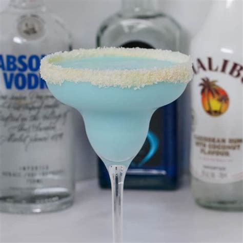 Blue Coconut Rum Cocktail Malibu Vodka And Blue Curacao Recipe