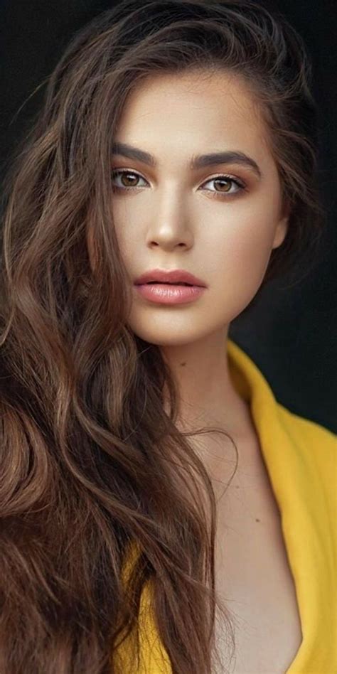 a cute model actress in 2020 brunette beauty beautiful
