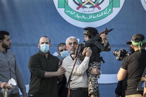 depuis gaza yahya sinouar se pose en leader palestinien