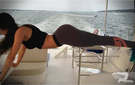 girl in yoga pants on a boat hot girls in yoga pants best booty leggings pics