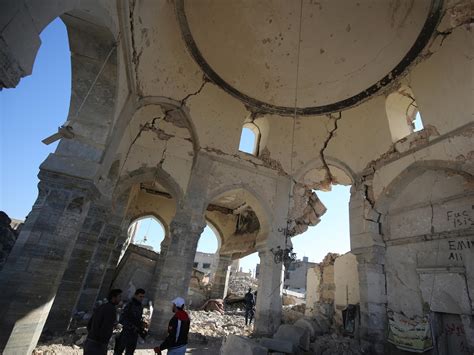 mosuls famed mosque  hunchback minaret destroyed  isis   rebuilt wsiu