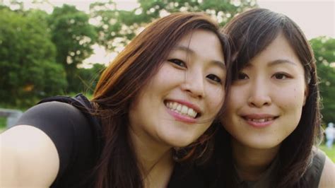 Stockvideo’s En B Roll Footage Met Japanese Lesbian
