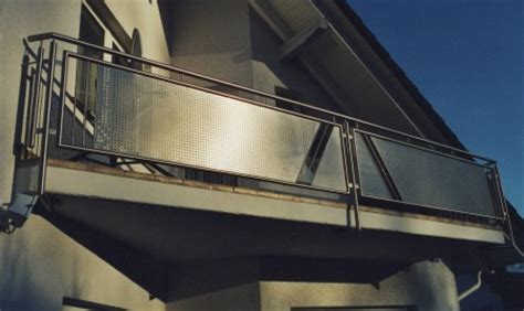 gelaender balkongelaender  edelstahl mit lochblech