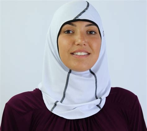 hijab sport pour femmes de la marque  ummah blanc pret  porter