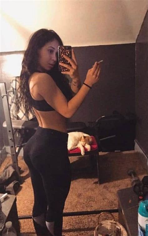 showing off her booty and smoking a blunt hot girls in yoga pants best booty leggings pics