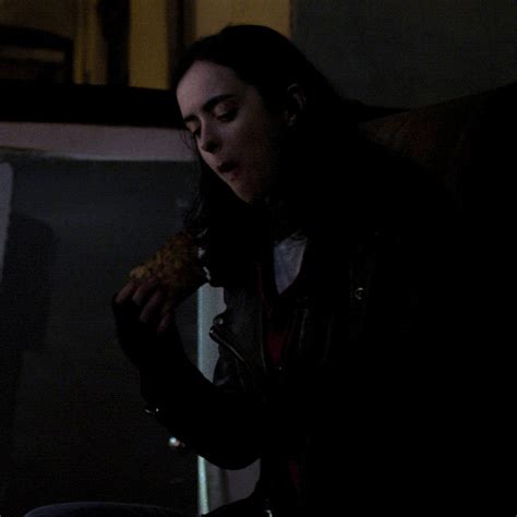 krysten ritter netflix by jessica jones find and share on giphy