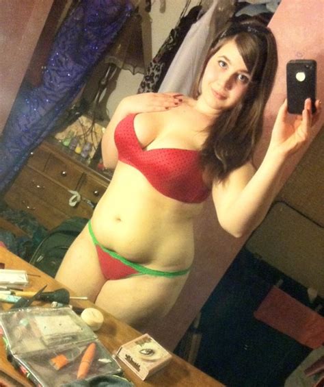 Sexy Thick Teen Showing Her Of Red Bra And Panties Thick