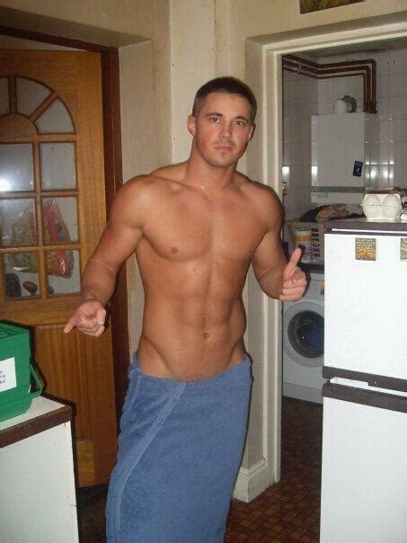 Men With Towels Photo 7