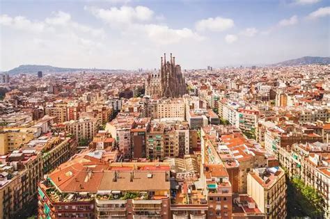 eixample  full guide   iconic district  barcelona