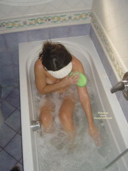 sexyclaire bubble bath december 2003 voyeur web