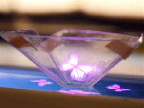 video shows   turn  phone    hologram  independent