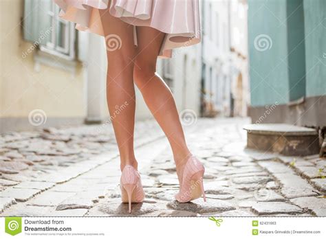 nude high heel shoes new girl wallpaper