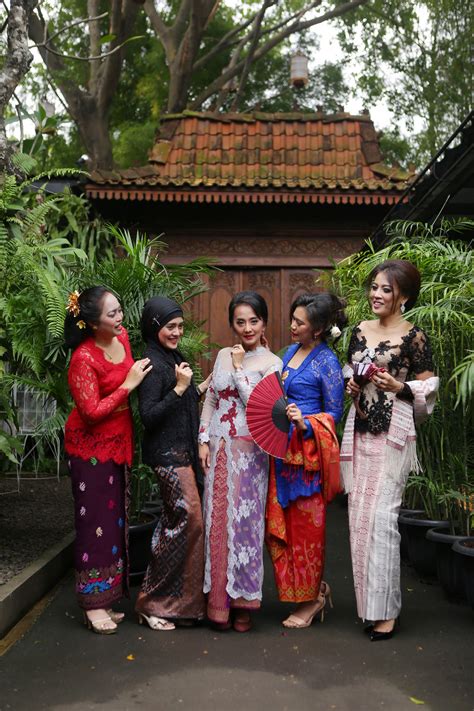 Women Of Indonesia Gaya Busana Mode Wanita Mode