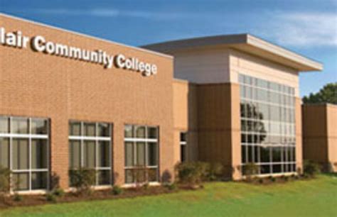 study finds  profit degree     community college