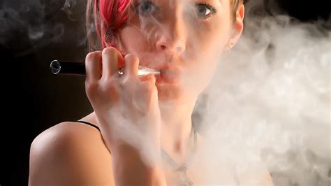 more teens now try vaping than smoking
