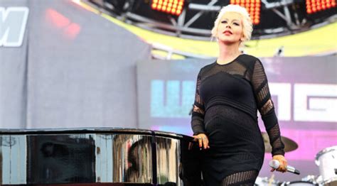 Christina Aguilera Posed Pregnant And Completely Naked