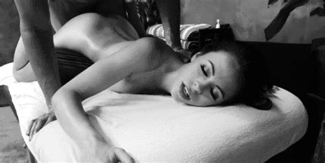 erotische massage bilder sexy frauen geniessen eine sex massage