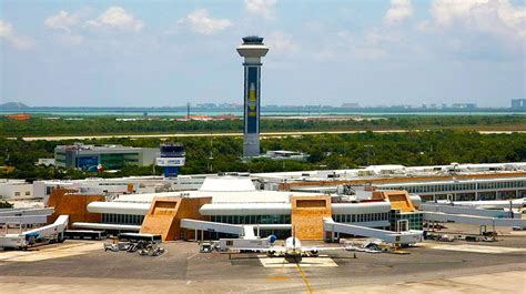 cancun airport close  record breaking flight numbers