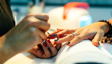 6 tips on to have a hygiene friendly nail salon visit