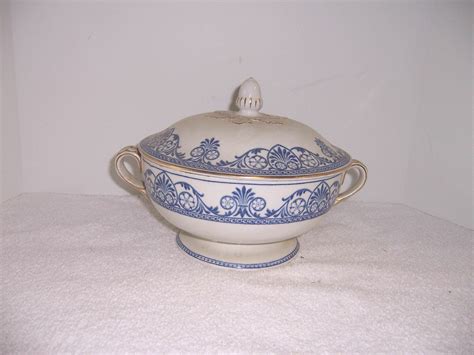 triple  resale wedgewood anthea blue white covered dish