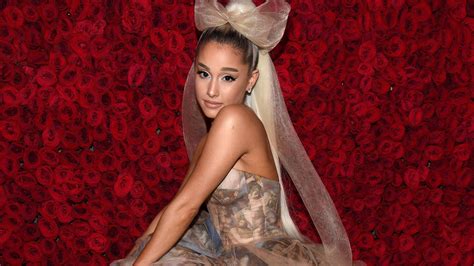 ariana grande responds to reports that she was offered million dollar