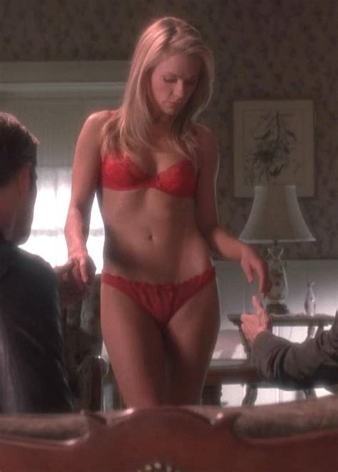 Pop Minute Anna Paquin Lingerie Red Photos Photo 6