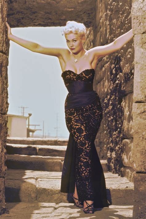 The Best Hourglass Bodies Of All Time Hollywood Glamour Hollywood