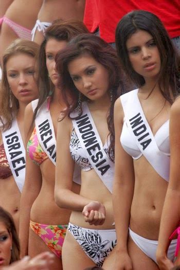 foto seksi miss universe indonesia pakai bikini kumpulan