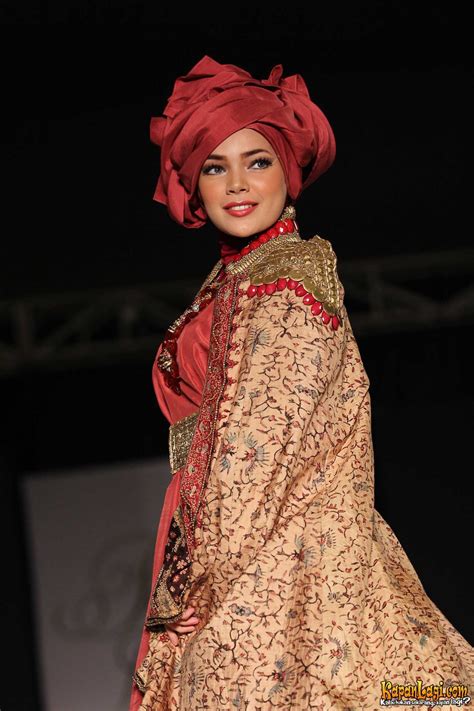 10 Hijab Cantik Ala Dewi Sandra Killick Tutorial