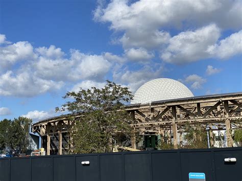 photo update construction  epcot laughingplacecom