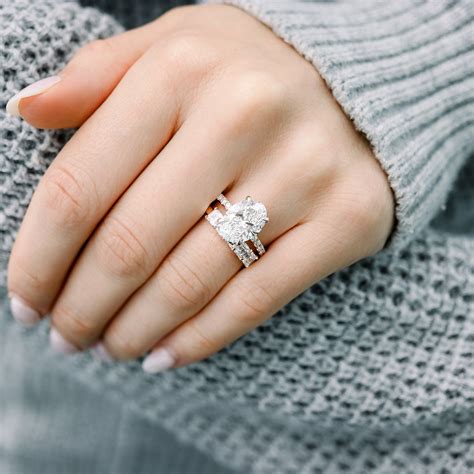 Oval Engagement Rings With Wedding Band