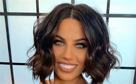 pretty middle part hairstyles  refresh   fashionisersc