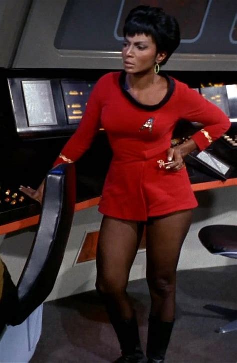 Lt Uhura Aka Nichelle Nichols Star Trek 1966 ® {t R L } With