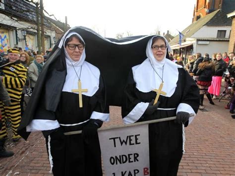 carnaval duo optocht twee onder  kap nonnen carnaval carnaval kostuums kostuum