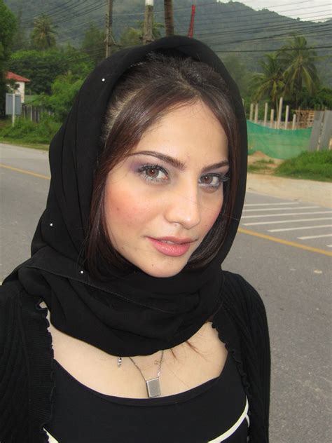 beautiful pakistani actress neelam muneer hot facebook