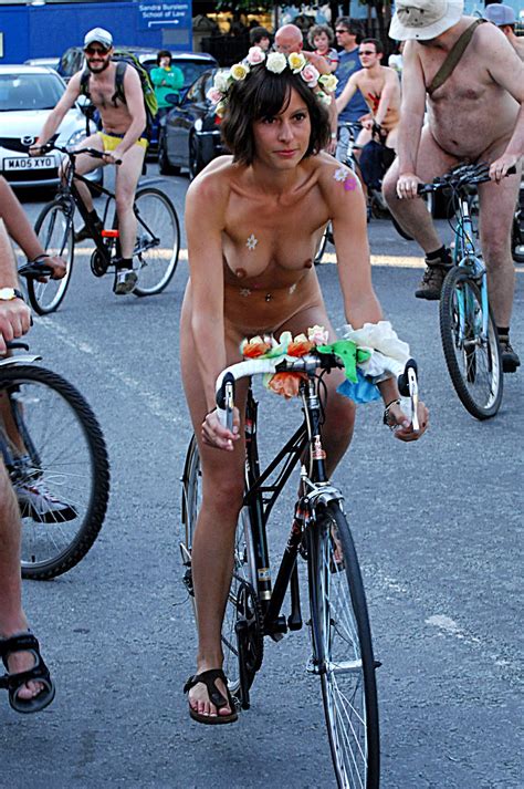 world naked bike ride females