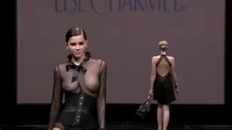 xxl fashion boobs to big for he catwalk thumbzilla